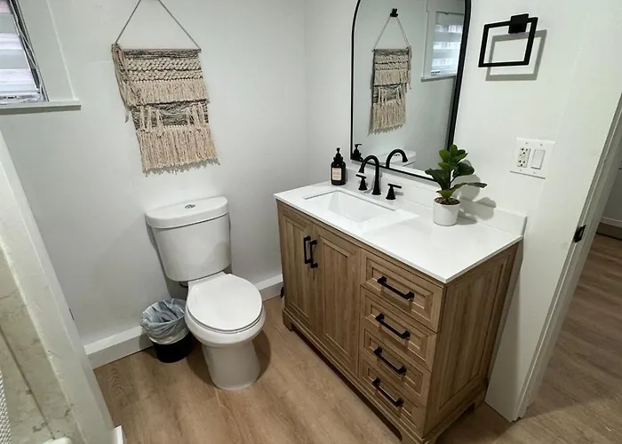 Charming Fully Remodeled House * Evanston