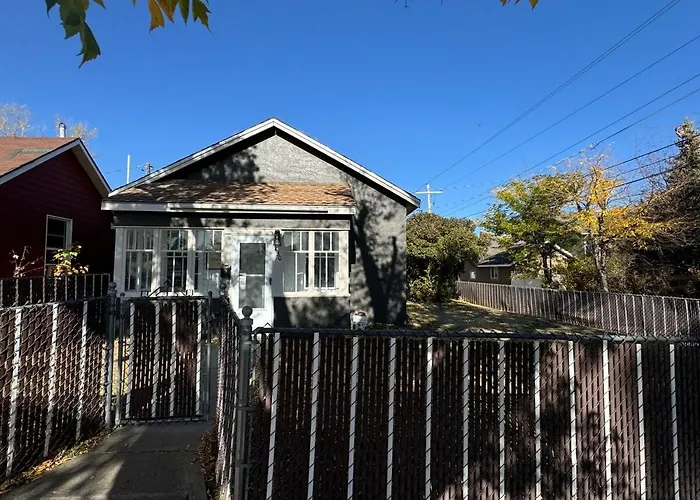 Charming Fully Remodeled House *